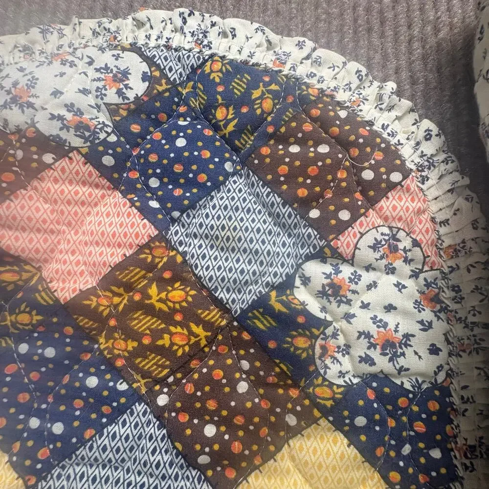 Vintage Quilted Country Cottage Placemats Set of 3 Oval Ruffled Farmhouse Brown